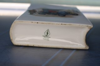 Libro-botella de whisky porcelana Fraespa.