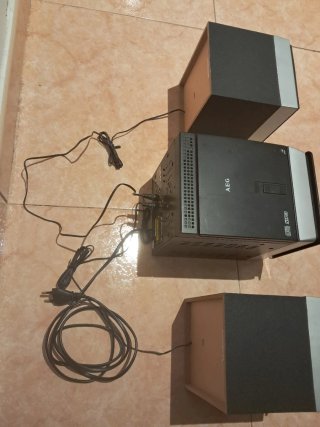 Mini equipo de música AEG, CD y Radio
