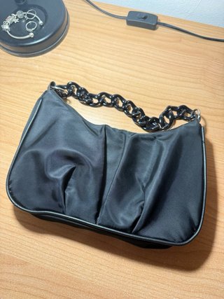 Borsa Calliope nera con catena
