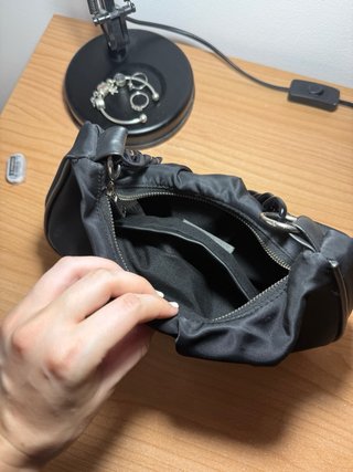 Borsa Calliope nera con catena