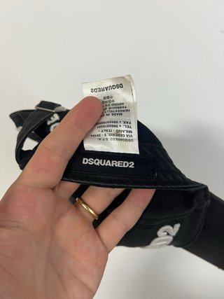 Cappellino Dsquared2 nero con logo bianco
