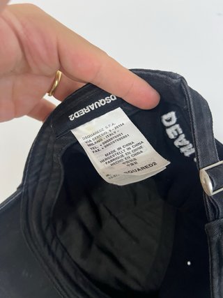 Cappellino Dsquared2 nero con logo bianco
