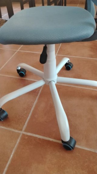Silla de escritorio azul con elevador