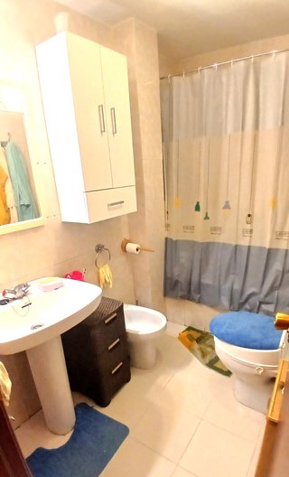 SE VENDE PISO PARA ENTRAR A VIVIR MUY CENTRICO