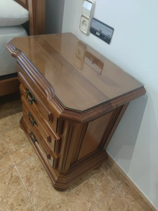 Dormitorio, Armario 4p , cama 135,  mesitas, etc