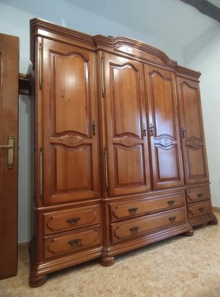 Dormitorio, Armario 4p , cama 135,  mesitas, etc