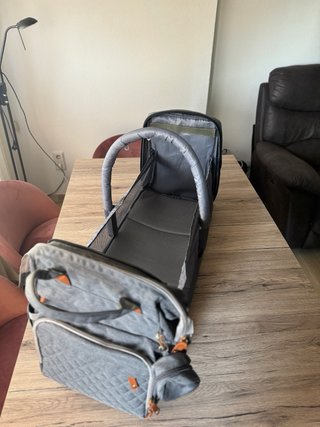 Mochila Pañalera Bebé Gris con Cambiador