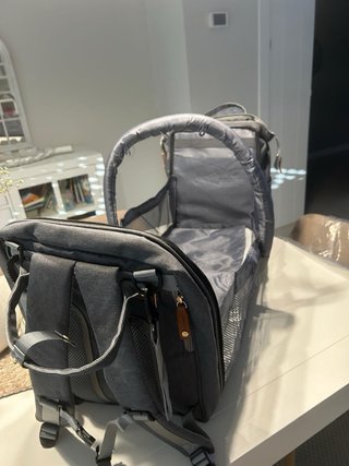 Mochila Pañalera Bebé Gris con Cambiador