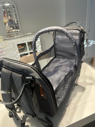 Mochila Pañalera Bebé Gris con Cambiador