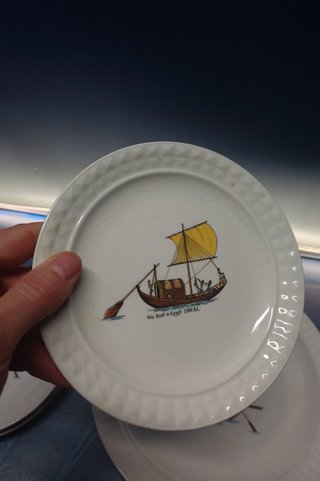 5 platos, vajilla Pontesa, con motivos de barcos o maritimos