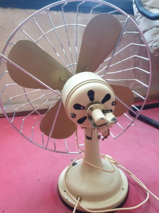 Ventilador antiguo estilo retro