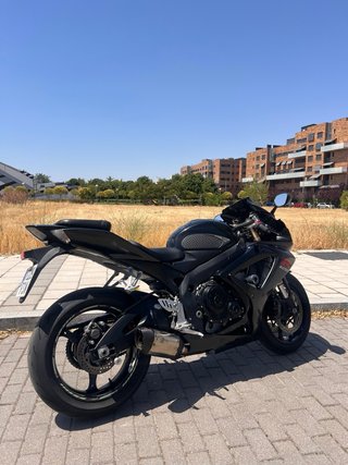 Suzuki GSXR 600 K7 Negra