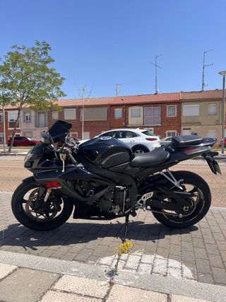 Suzuki GSXR 600 K7 Negra