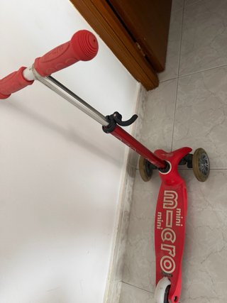 Patinete con luces LED