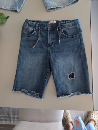 Pantalones cortos vaqueros y blancos. Talla 11-12