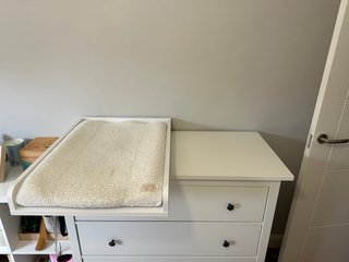 Cambiador de bebé blanco