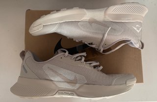 Zapatillas Nike Juniper Trail 3 Beige