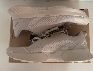 Zapatillas Nike Juniper Trail 3 Beige