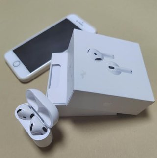 Auriculares AirPods 4 con cancelación activa