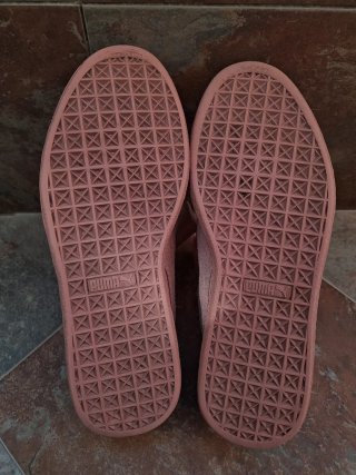 Deportivas Puma rosa con lazo