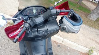 Suzuki Burgman 400 Maxi Scooter