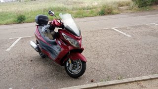 Suzuki Burgman 400 Maxi Scooter