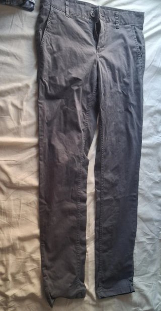 Pantalón gris talla 36