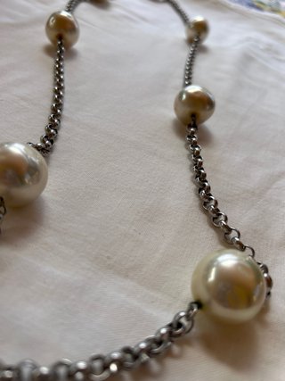 Collar largo perlas nacaradas plateado