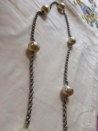 Collar largo perlas nacaradas plateado