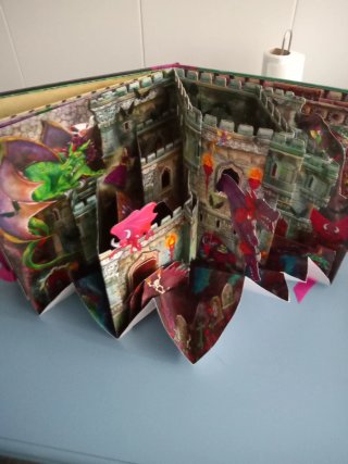 Muñecas y vestidos