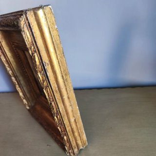 Cuadro antiguo con marco de época con tabla