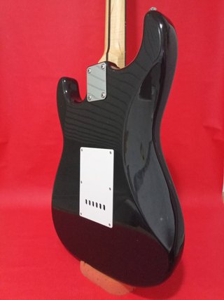Guitarra Squier Strat SE100 grosor completo