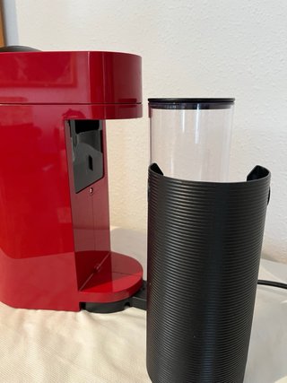 Cafetera Nespresso Vertuo Roja