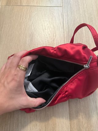 Estupendo bolso de hombro rojo frambuesa satinado