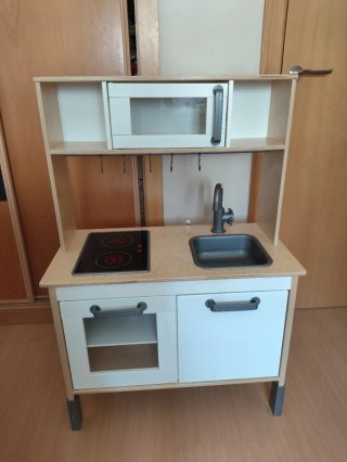 Cocinita de madera Ikea