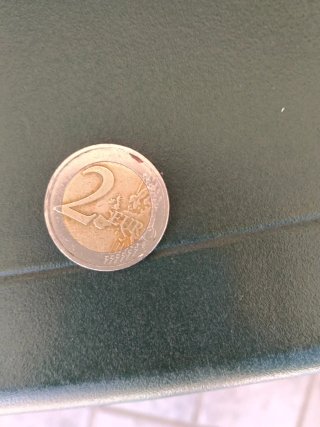 Moneda 2 euros mal acuñada