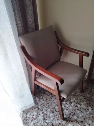 ,aparador ,vitrina ,mesa,sillas, sofás, TODO