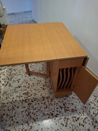Mesa plegable de madera