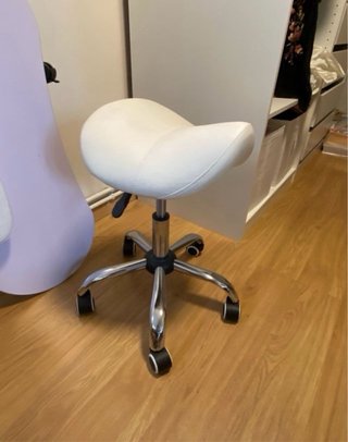 Taburete de oficina blanco