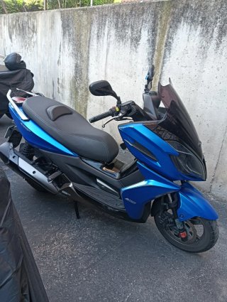 Kymco K-XCT 300i Maxi Scooter Azul