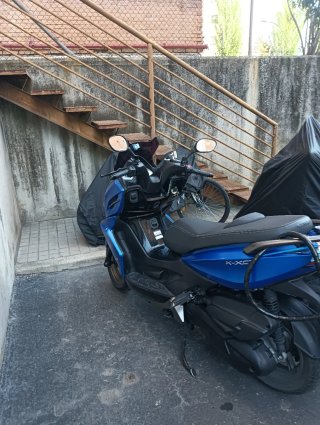 Kymco K-XCT 300i Maxi Scooter Azul