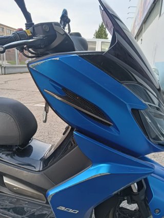 Kymco K-XCT 300i Maxi Scooter Azul