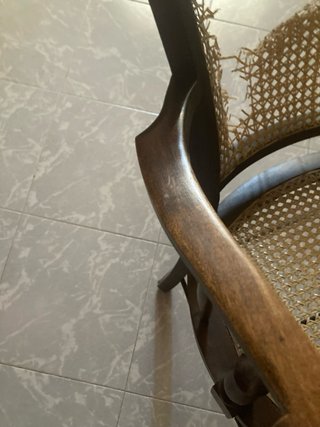 Sillón antiguo madera y rejilla para restaurar