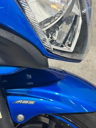 Yamaha XJ6 Azul