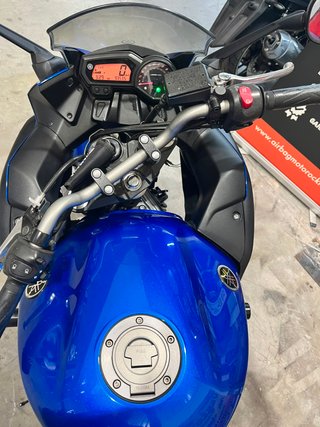 Yamaha XJ6 Azul