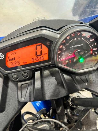 Yamaha XJ6 Azul
