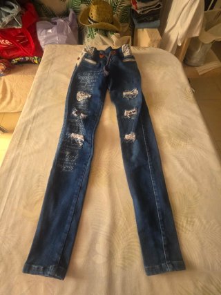 Pantalones vaqueros negros rotos Talla M