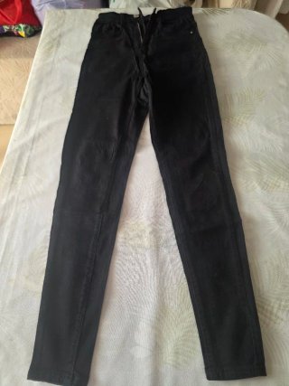 Pantalones vaqueros negros rotos Talla M