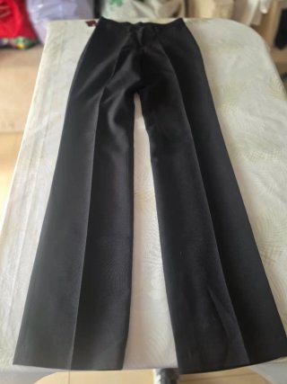 Pantalones vaqueros negros rotos Talla M