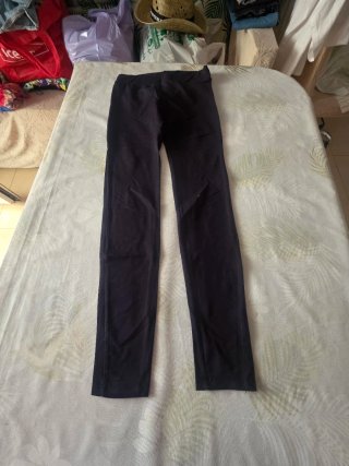 Pantalones vaqueros negros rotos Talla M